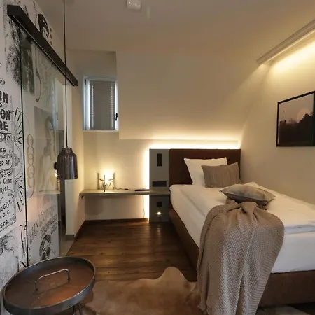 Hotel Reinhardts 3*