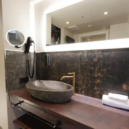 Hotel Reinhardts 3*